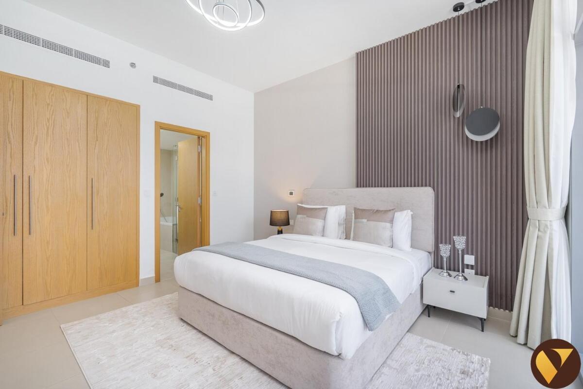 Vogue Fully Renovated Brand New Spacious One Bedroom With Balcony With Amazing Burj View From The Swimming Pool Located Bellevue Tower Downtown Walkable To Burj Khalifa And The Mall Dubai