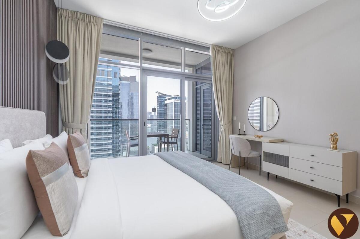 Vogue Fully Renovated Brand New Spacious One Bedroom With Balcony With Amazing Burj View From The Swimming Pool Located Bellevue Tower Downtown Walkable To Burj Khalifa And The Mall Apartment Dubai