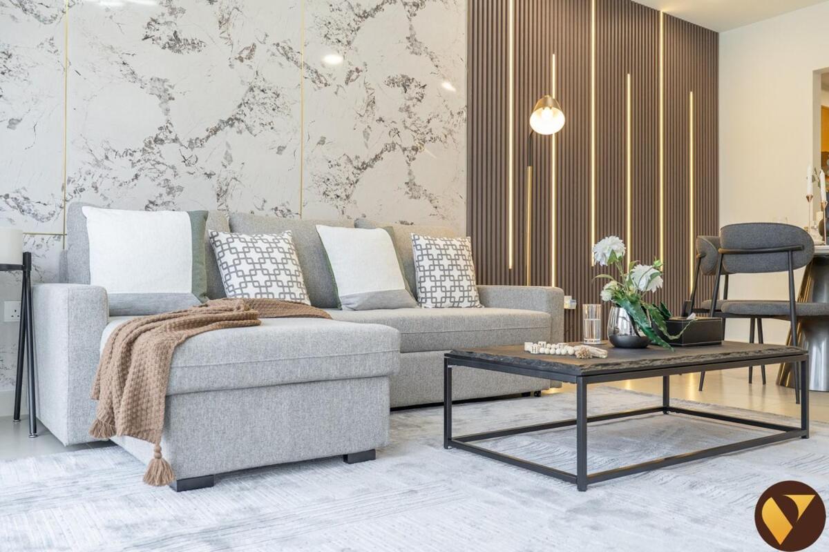 Vogue Fully Renovated Brand New Spacious One Bedroom With Balcony With Amazing Burj View From The Swimming Pool Located Bellevue Tower Downtown Walkable To Burj Khalifa And The Mall *