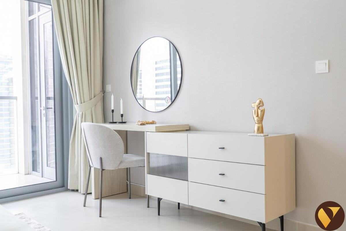 Vogue Fully Renovated Brand New Spacious One Bedroom With Balcony With Amazing Burj View From The Swimming Pool Located Bellevue Tower Downtown Walkable To Burj Khalifa And The Mall * Dubai